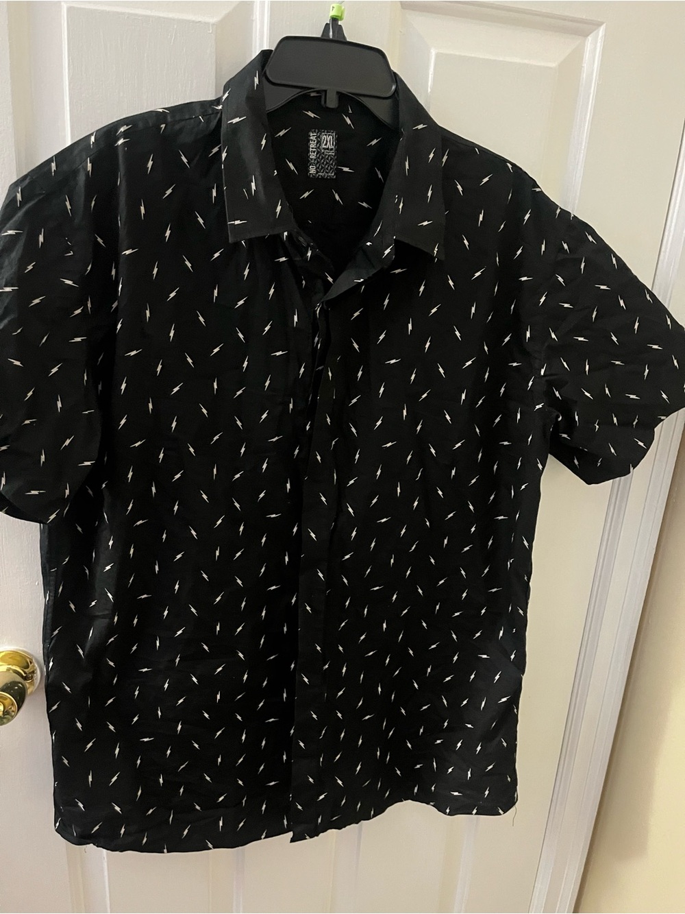 Volcom Black Short-Sleeve Button-Down Shirt with White Lightning Pattern XXL